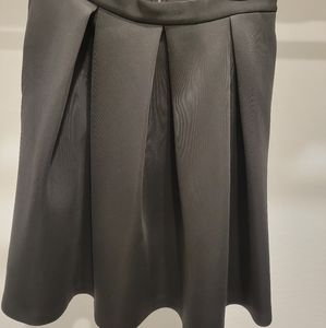 Pleated skirt